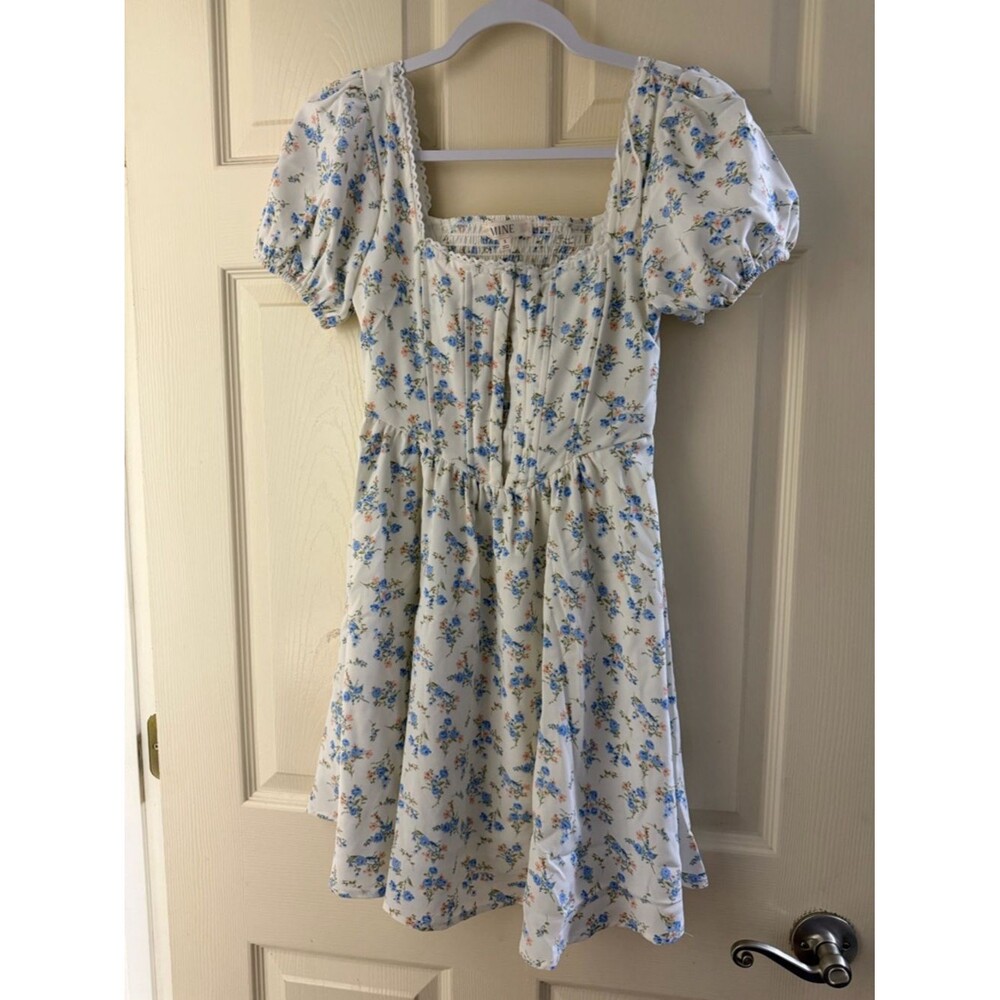 mine White Floral Puff-Sleeve Summer Dress with Blue Accents